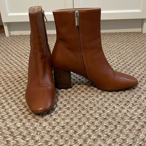 Club Monaco booties